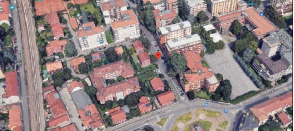 234m² Commercial property in Milan, Italy No. 295064 2