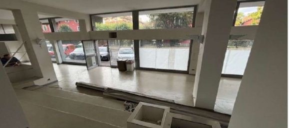 234m² Commercial property in Milan, Italy No. 295064 11