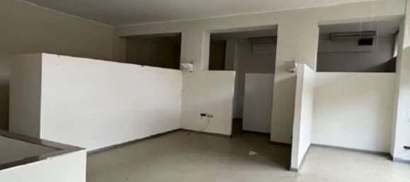 234m² Commercial property in Milan, Italy No. 295064 7