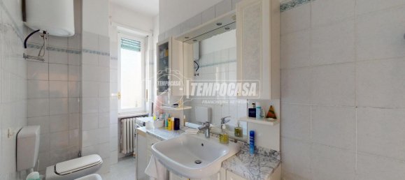 3 rooms Apartment in Turin, Italy No. 39848 23