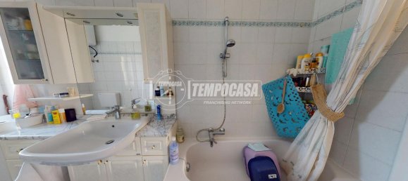 3 rooms Apartment in Turin, Italy No. 39848 26