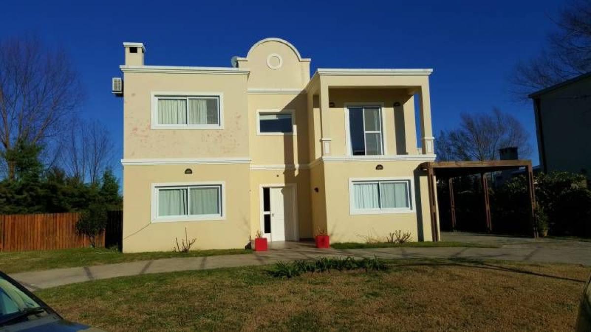 4 bedrooms House in Tigre, Argentina No. 80731