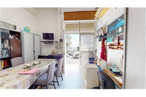 71m² Warehouse in Genoa, Italy No. 289493