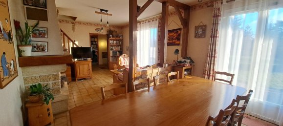 Casa de 4 dormitorios en Change, France No. 108997 4