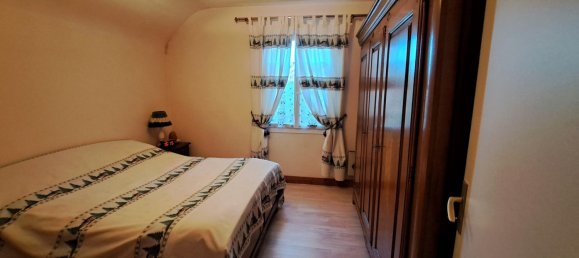 Casa de 4 dormitorios en Change, France No. 108997 12