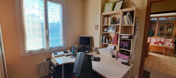 Casa de 4 dormitorios en Change, France No. 108997 9