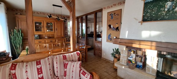 Casa de 4 dormitorios en Change, France No. 108997 3