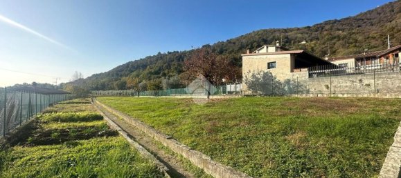 1050m² Land in Corte Franca, Italy No. 122878 9