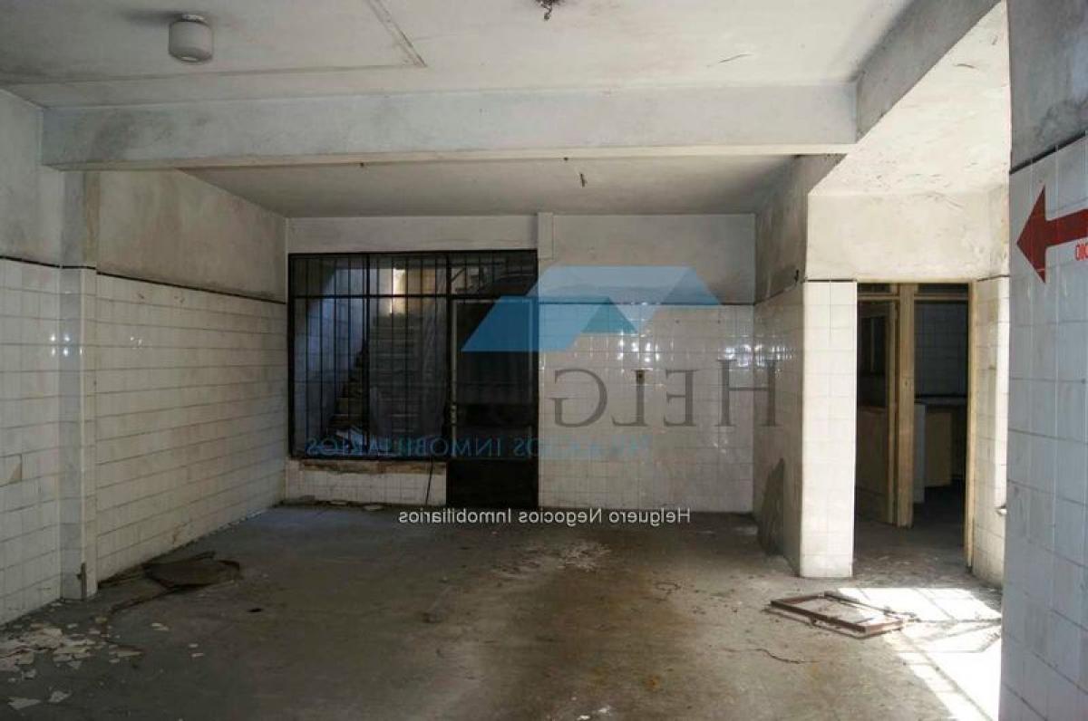  Building in Montevideo, Uruguay No. 16371