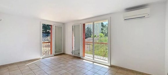 2 bedrooms Apartment in Marseille, France No. 314312 2