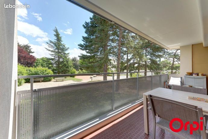 3 bedrooms Apartment in Caluire-et-Cuire, France No. 289289