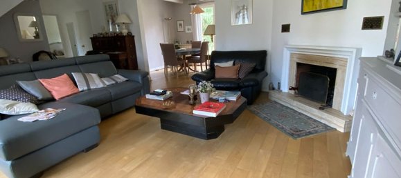 4 bedrooms House in Lesigny, France No. 184361 4