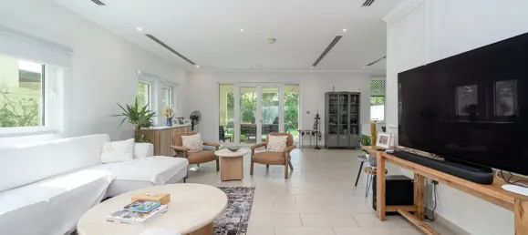 3 Schlafzimmer Villa in Jumeirah Park, UAE, Nr. 105837 2