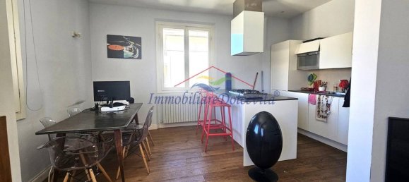 3 rooms Apartment in Florence, Italy No. 41691 7