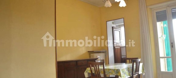 2 bedrooms Apartment in Turin, Italy No. 325318 3