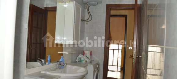 2 bedrooms Apartment in Turin, Italy No. 325318 33