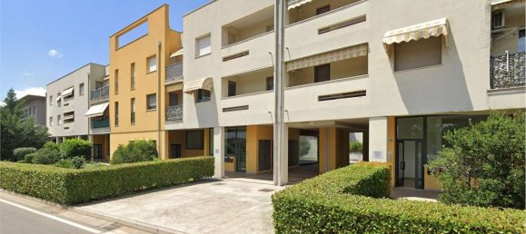 170m² Commercial property in Brescia, Italy No. 283796 8