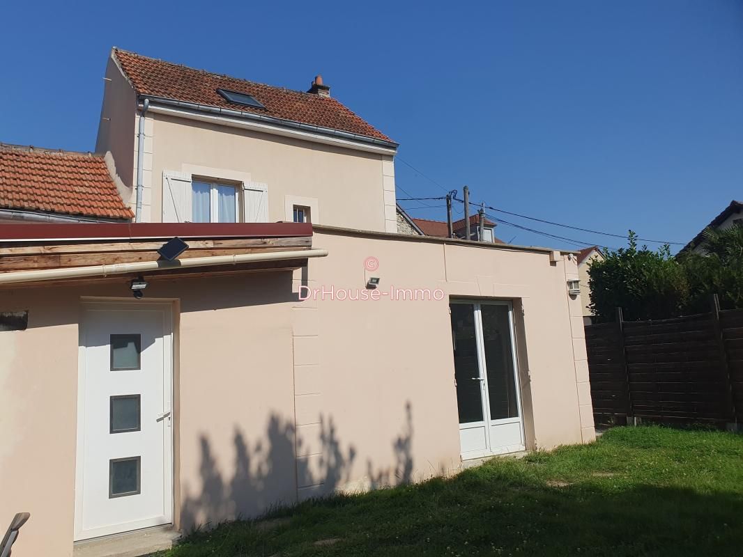 3 bedrooms House in Fosses, France No. 169495