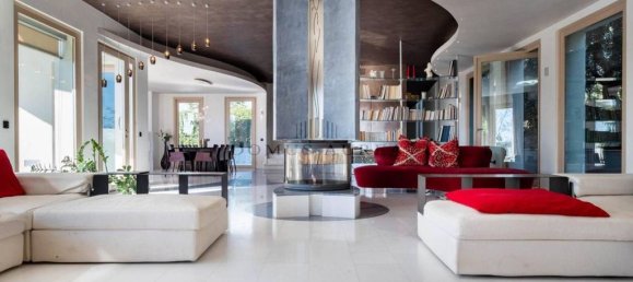 4 bedrooms Villa in Lavagno, Italy No. 150450 3