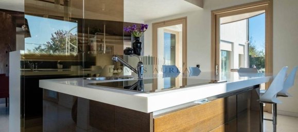 4 bedrooms Villa in Lavagno, Italy No. 150450 10