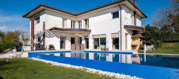 4 bedrooms Villa in Lavagno, Italy No. 150450 2