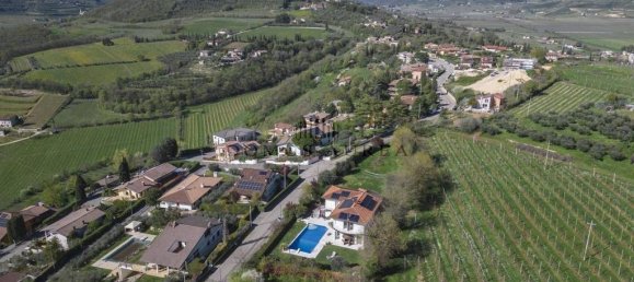 4 bedrooms Villa in Lavagno, Italy No. 150450 42