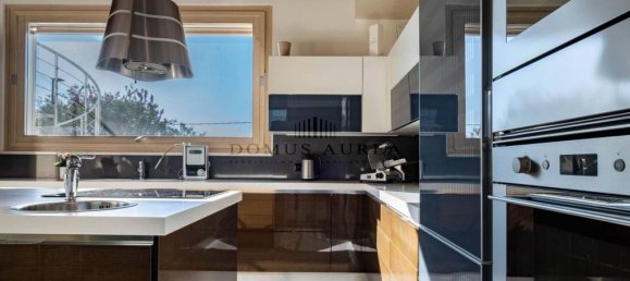 4 bedrooms Villa in Lavagno, Italy No. 150450 12