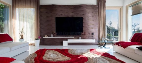 4 bedrooms Villa in Lavagno, Italy No. 150450 4