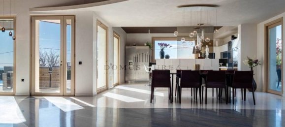 4 bedrooms Villa in Lavagno, Italy No. 150450 8