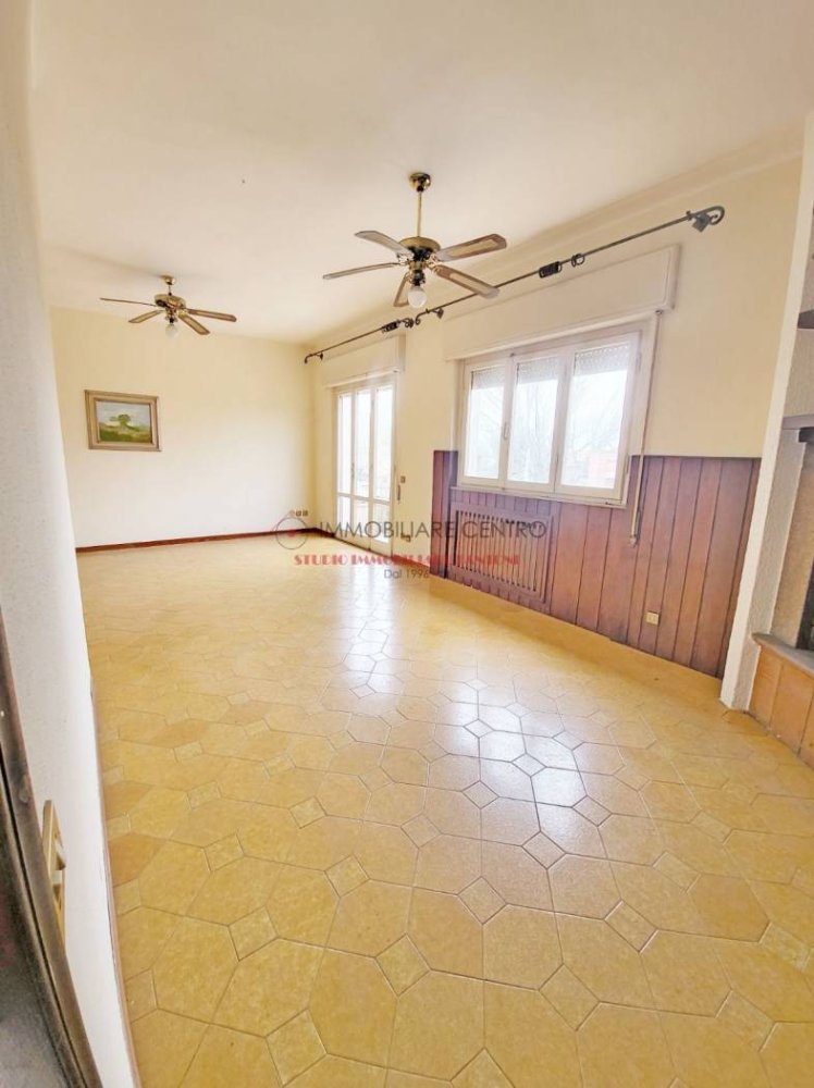 2 bedrooms Apartment in Camaiore, Italy No. 98778