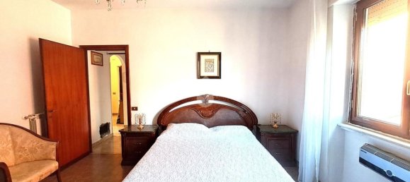 Квартира с 3 комнатами в Риньяно Фламинио, Италия № 159076 12