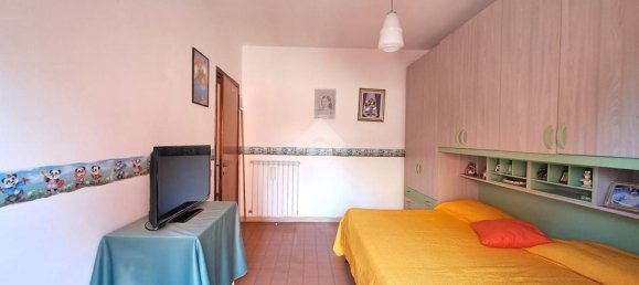 Квартира с 3 комнатами в Риньяно Фламинио, Италия № 159076 16