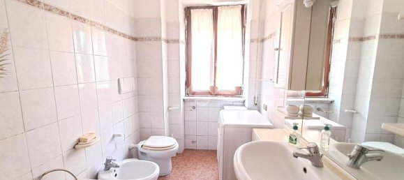 Квартира с 3 комнатами в Риньяно Фламинио, Италия № 159076 19