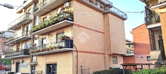 Квартира с 3 комнатами в Риньяно Фламинио, Италия № 159076 23