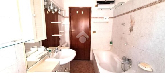 Квартира с 3 комнатами в Риньяно Фламинио, Италия № 159076 20