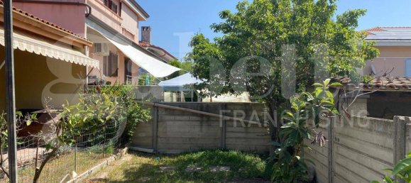 3 غرف نوم فيلا في Santa Giusta, Italy رقم 270061 20