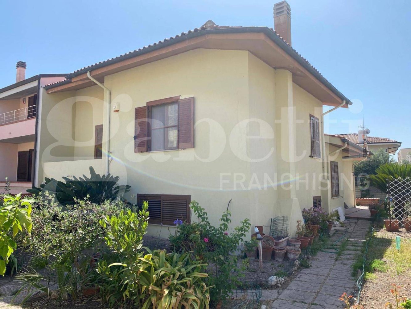 3 غرف نوم فيلا في Santa Giusta, Italy رقم 270061