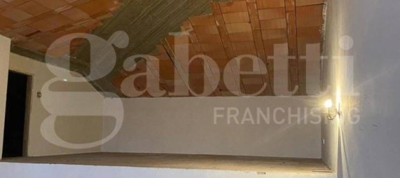 3 غرف نوم فيلا في Santa Giusta, Italy رقم 270061 12