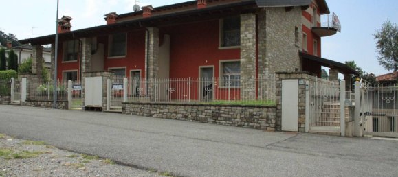 3 Schlafzimmer Haus in Capriolo, Italy, Nr. 69841 5