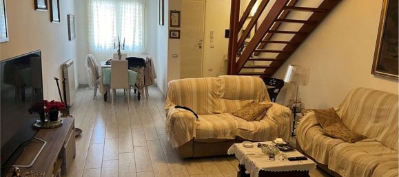 Apartamento de 6 divisões em Pomezia, Italy N.º 202955 26