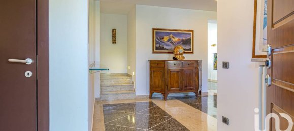 4 bedrooms Villa in Casnate con Bernate, Italy No. 360389 23