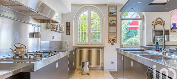 4 bedrooms Villa in Casnate con Bernate, Italy No. 360389 44