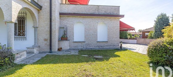 4 bedrooms Villa in Casnate con Bernate, Italy No. 360389 13