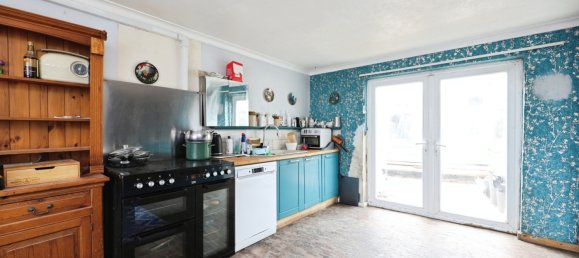 3 bedrooms House in Freshwater and Totland, United Kingdom No. 2067 11