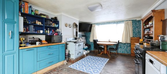 3 bedrooms House in Freshwater and Totland, United Kingdom No. 2067 9