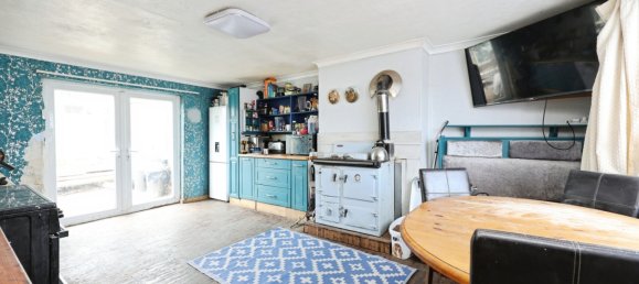 3 bedrooms House in Freshwater and Totland, United Kingdom No. 2067 8