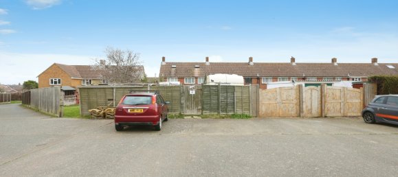 3 bedrooms House in Freshwater and Totland, United Kingdom No. 2067 4