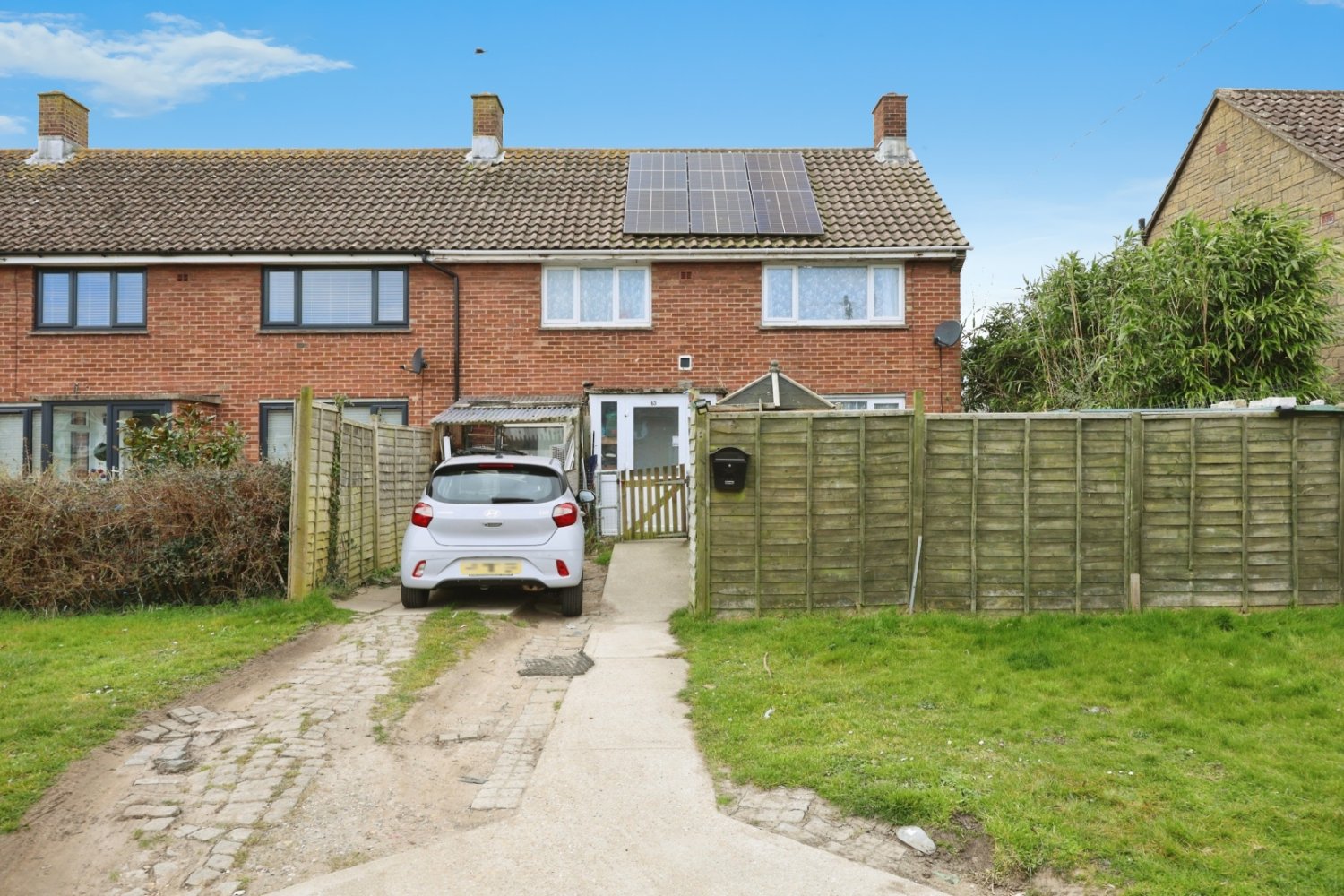 3 bedrooms House in Freshwater and Totland, United Kingdom No. 2067