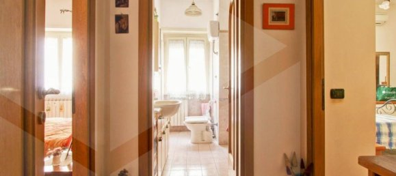 5 rooms Apartment in Rome, Italy No. 17523 22