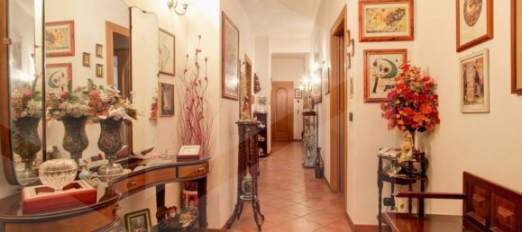 5 rooms Apartment in Rome, Italy No. 17523 9
